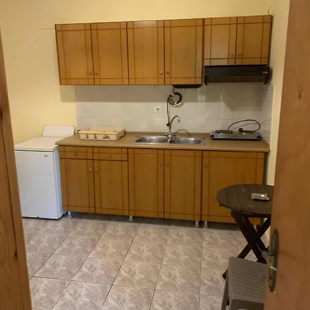 Aparthotel Giannoyla *